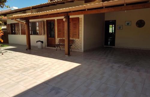 Ingleses Centro Casa | Excelente casa com piscina na Praia de Ingleses