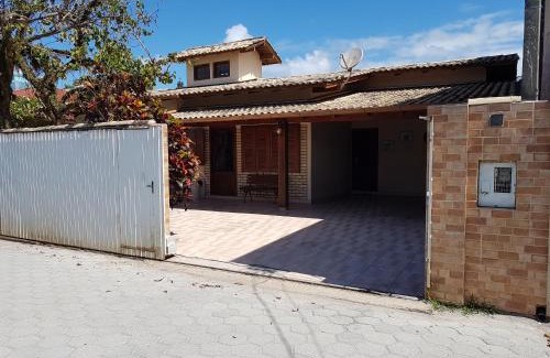 Ingleses Centro Casa | Excelente casa com piscina na Praia de Ingleses