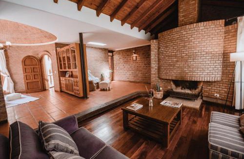 Mendoza Casa | Excelente ubicacion! Casa grande con parrilla