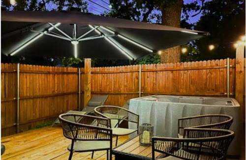 Irving Casa | Excellent 4BR Oasis, Hot Tub, Game Room & Backyard Paradise, Near Airport, Private Parking for 4!