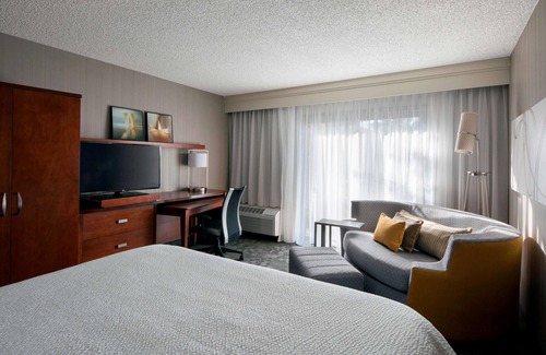 Torrance Hotel | Excellent Choice! Spacious Unit, Outdoor Pool, Pets are Welcome!