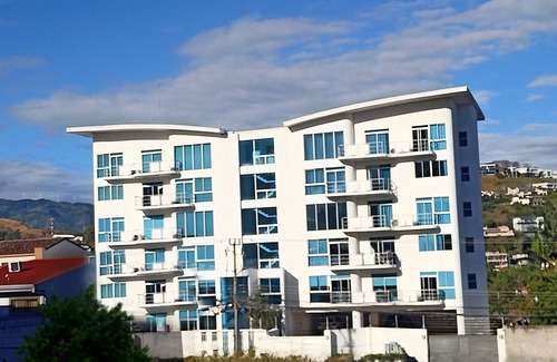 Guachipelín Apartamento | Excelente para Familias/Trab/Citas Médicas-2BR+A/C