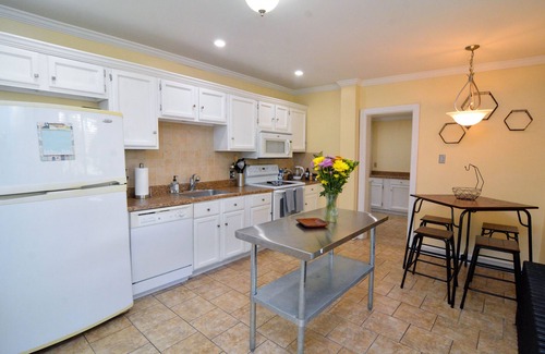 Bethlehem Casa | Excelente ubicación, ideal para familias, a pie de Main St, cerca de todo