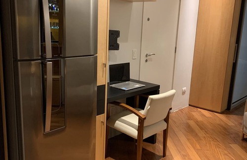 Paraiso Apartamento | Excellent location. Free underground parking. Daily Maid service.