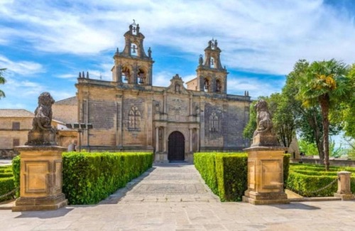Úbeda Apartamento | Excelente ubicacion en el casco historico y cerca de muchos monumentos de Úbeda