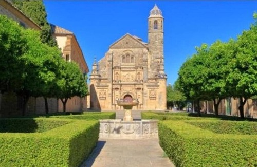 Úbeda Apartamento | Excelente ubicacion en el casco historico y cerca de muchos monumentos de Úbeda