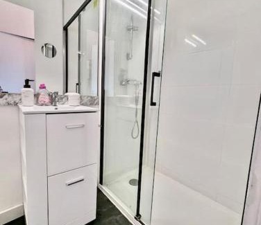 Quartier des Eaux-Claires Apartamento | Excellent T2 - Superbe Vue et Proche Rocade