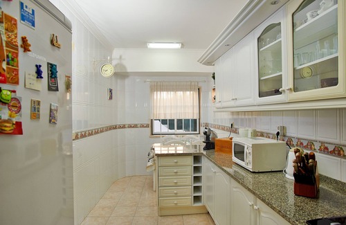 Mafra Villa | Excelente villa, vistas al mar, zona tranquila, playa, piscina oceánica, clases de surf