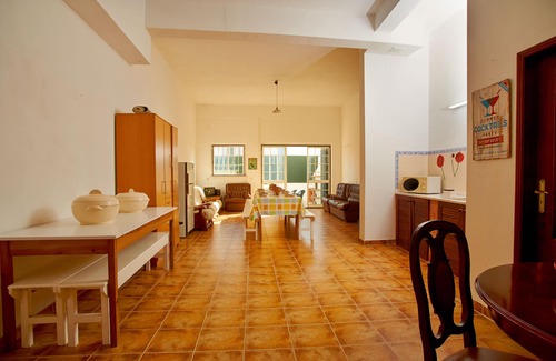 Mafra Villa | Excelente villa, vistas al mar, zona tranquila, playa, piscina oceánica, clases de surf