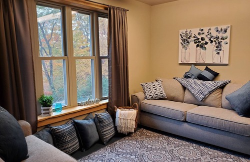 Croghan Casa | EXCELLENT WiFi! Adirondack Cottage on C8 Trail. ATV, Hiking, Kayaking, Swimming