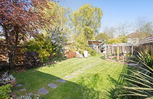 Coombe Vale Casa | Exceptional 5 Bed House in London Borough of Kingston
