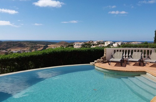 Budens Villa | Excepcional villa de 4 dormitorios con impresionantes vistas y piscina climatizada