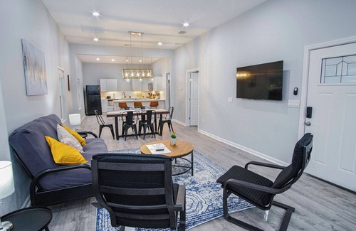 Near East Side Cabaña | Exceptional 5BR So Close to Riverwalk and Downtown