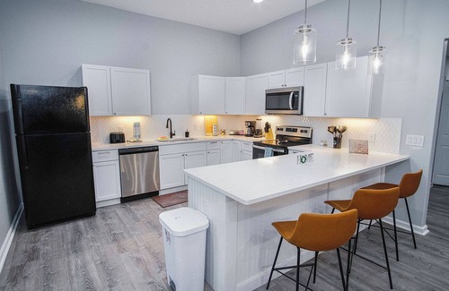 Near East Side Cabaña | Exceptional 5BR So Close to Riverwalk and Downtown