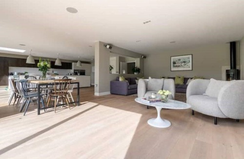 Poole Casa | Exceptional 6 bed seaside home with harbour views