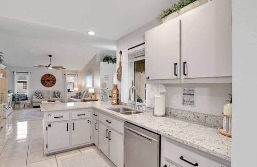 Bonita Springs Casa | Sunshine, Serenity & a gorgeous Saltwater Pool—All at Casa Bonita Florida