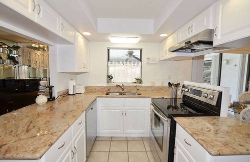 Vero Beach South Casa | 🏖️Exceptional! Spacious Oasis, Private Pool + Shade. Great separation of rooms!
