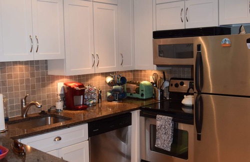 Port Clinton Condominio | Excepcional condominio de 2 dormitorios con todas las vistas frente al mar, a pie de la ciudad, Jet Express Ferry !!