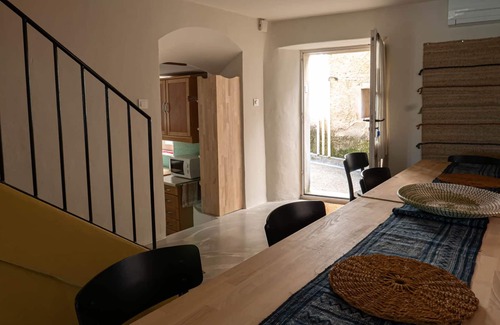 Venasque Casa | Exceptional view of Mont Ventoux. Charming house, cosy and friendly