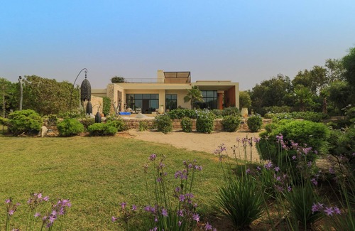 Medina Villa | Excepcional villa de 400m2 con piscina privada climatizada y empleada doméstica