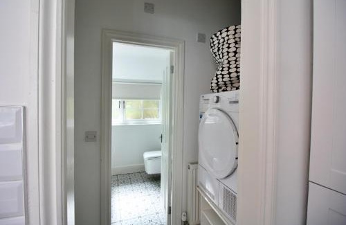 Coventry Casa | Exceptionally Stunning Four Bed Terraced House With Two Bathrooms- Recently Renovated