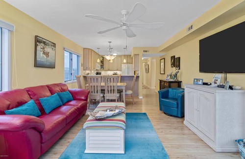 Pine Knoll Shores Condominio | Exceptionally Clean 3Br/3Ba Oceanfront Condo in the Heart of the Crystal Coast