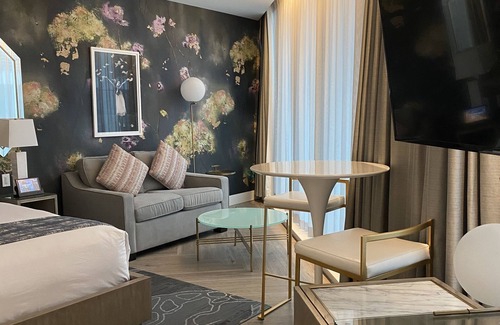 Central Hotel | EXchange Hotel Vancouver