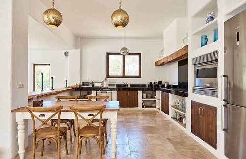 Sant Josep de sa Talaia Villa | Exclusive Luxury Villa | South Facing | Vista De Muntanya | 6 Bedrooms | A Few Minutes Drive To The Beach | San Jose