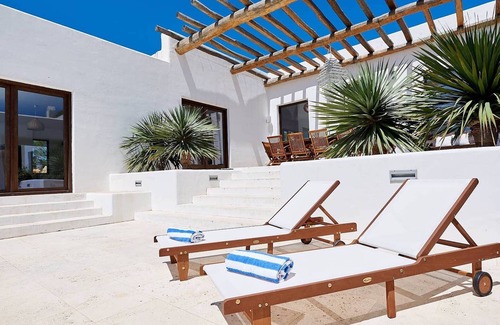 Sant Josep de sa Talaia Villa | Exclusive Luxury Villa | South Facing | Vista De Muntanya | 6 Bedrooms | A Few Minutes Drive To The Beach | San Jose