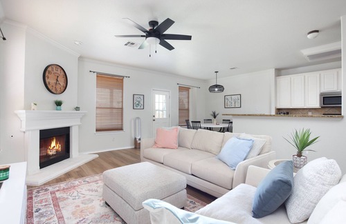 Cross Mountain Casa | Excluse Hideaway in Leon Springs! Luxury Living at it's Finest