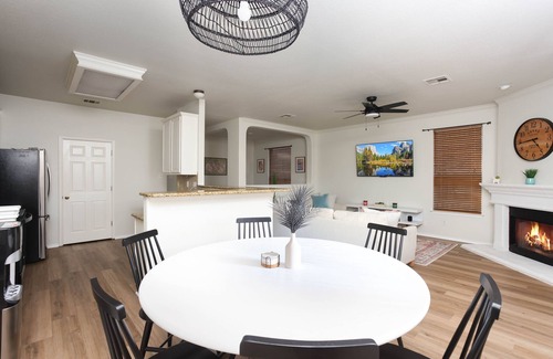 Cross Mountain Casa | Excluse Hideaway in Leon Springs! Luxury Living at it's Finest