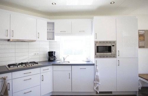 Velsen-Zuid Casa | Exclusif 4 by Interhome