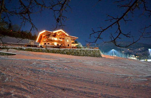 Emberg Apartamento | Apartamento superior con sauna, jacuzzi, chimenea con acceso directo a las pistas.