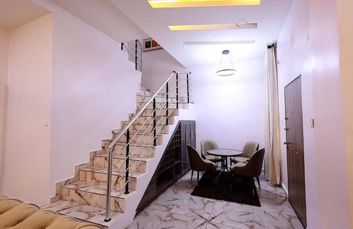 Ofin Apartamento | Exclusive 3-bed Apartment in Lagos