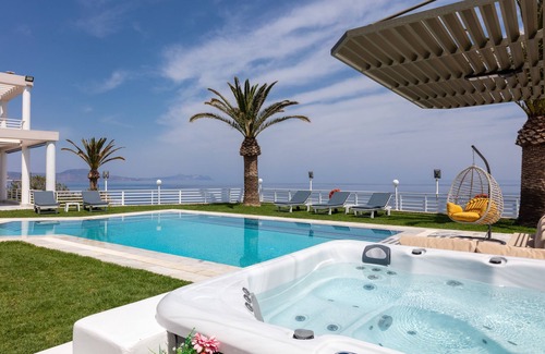 Gerani Villa | Exclusivo alojamiento en el mar cretense ofreciendo todo tipo de instalaciones!