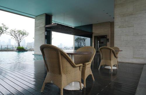 Bangka Apartamento | Exclusive and Comfy Studio Kemang Mansion Apartment By Travelio