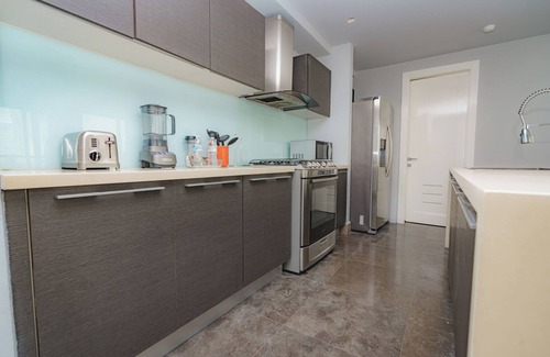 Marbella Apartamento | Exclusivo y lujoso 1BR con balcón en Yoo Panamá