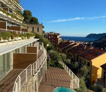 Alassio Apartamento | Exclusive Apartment Alassio with sea view