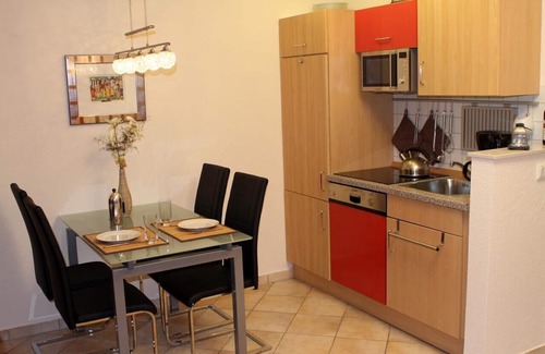 Gross Zicker Apartamento | Exclusivo apartamento con vistas al mar, terraza orientada al sur, jardín u. estacionamiento