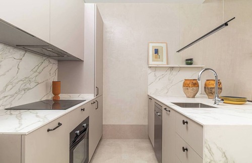 Huertas Apartamento | Exclusive Apartment Nestled in the Vibrant Neighborhood of Neptuno