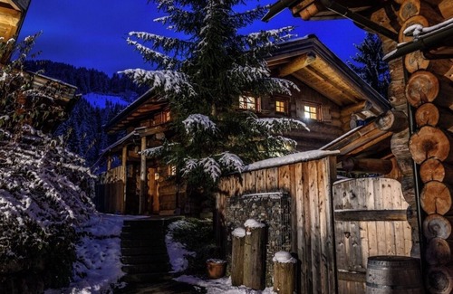 Maria Alm am Steinernen Meer Chalet De Esquí | Exclusive chalets with sauna, whirlpool & fireplace - pets welcome