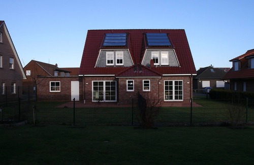 Norddeich Casa | Cómodo exclusivo para casa de 6 perros con muebles de diseño, WiFi, silla de playa.