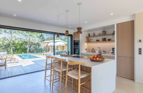 Soorts-Hossegor Casa | EXCLUSIVE Contemporary villa with swimming pool between lake and ocean in Hossegor