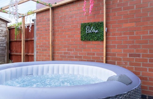 Thorpe Satchville Casa | Exclusive Deals l Last-Minute Reserve l Townhouse with Sleeps 6 l Braunstone Town , Leicester l By Zen Nights Short Lets & Serviced Accommodations