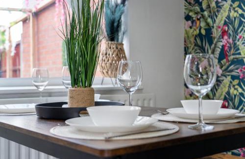 Thorpe Satchville Casa | Exclusive Deals l Last-Minute Reserve l Townhouse with Sleeps 6 l Braunstone Town , Leicester l By Zen Nights Short Lets & Serviced Accommodations