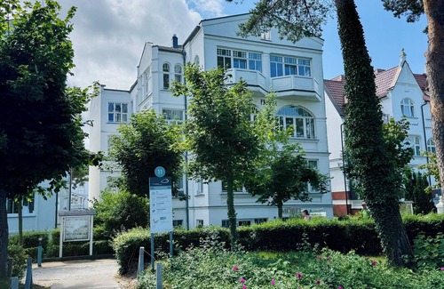 Binz Apartamento | Exclusive flat, front row, directly on the beach, 200m from the pier
