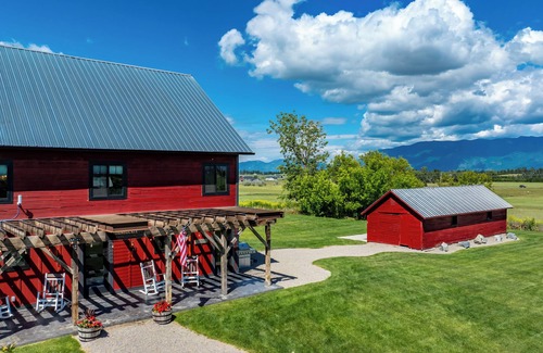 Kalispell Casa | Exclusive Guest Ranch with 13 bedrooms, Train Caboose and Hot Tub Lookout!