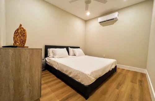 Homestead Apartamento | Exclusive Lake Tiny House in Beautiful Japanese Garden