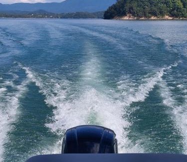 Dandridge Casa | Exclusive Lakefront Retreat on Douglas Lake
