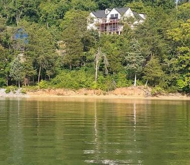 Dandridge Casa | Exclusive Lakefront Retreat on Douglas Lake